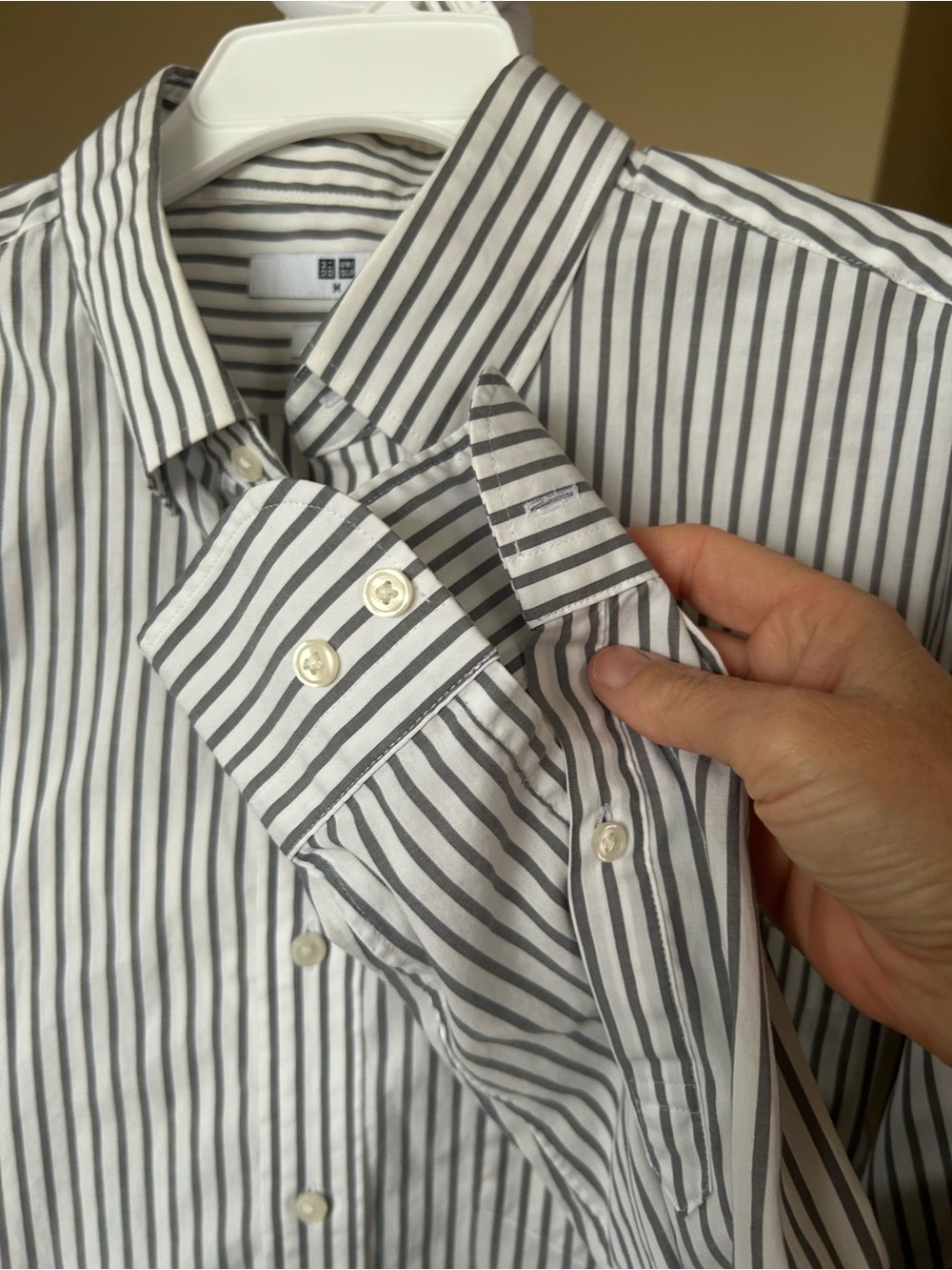Uniqlo Men's Vertical Stripe Dress Shirt - White & Gray- Slim fit Size M